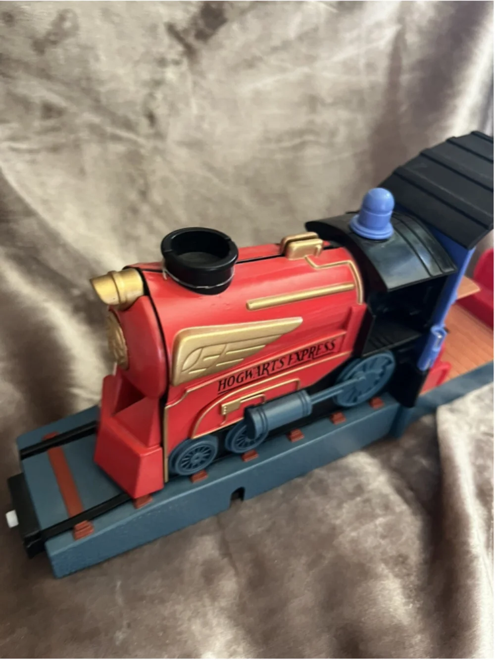 Harry Potter Polly Pocket Hogwarts Express Train Platform 9 3/4 Playset 2001